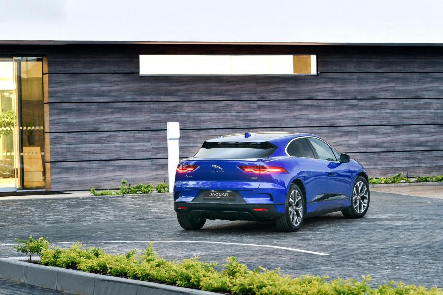  Jaguar I-Pace EV400 AWD HSE 2019 года  (ZA) (фото 27 из 47)